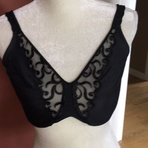 Lilyette unlined underwire bra. Black. 38DD